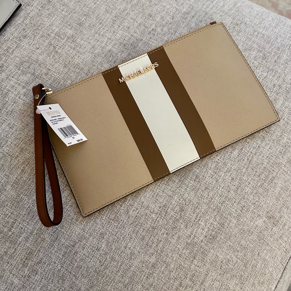 NEW Michael Kors Jet Set Large Zipped Leather MK Clutch Wristlet